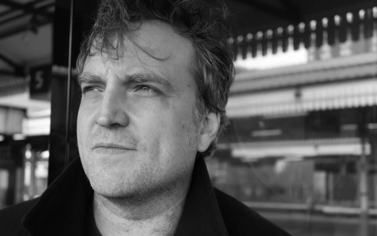 An Intimate Dialogue with Starsailor Frontman James Walsh: The Evolution of a Solo Journey and His Upcoming Tour Post feature image