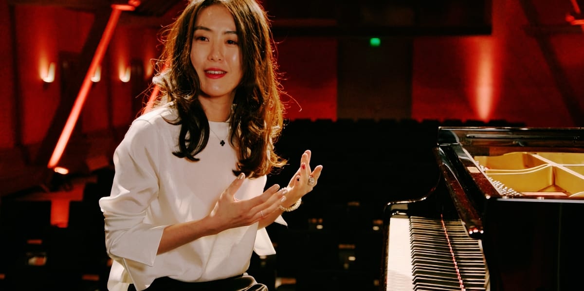 Pianist Younee Transforms Concert Halls Into Musical Labs Post feature image