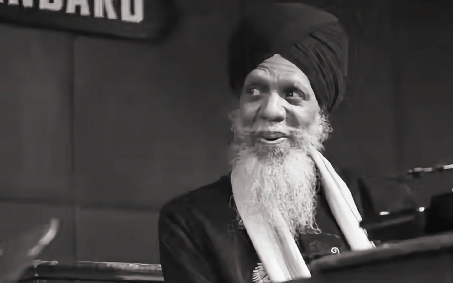 Dr. Lonnie Smith, New York, NY, January 11, 2012 (early set) Post image